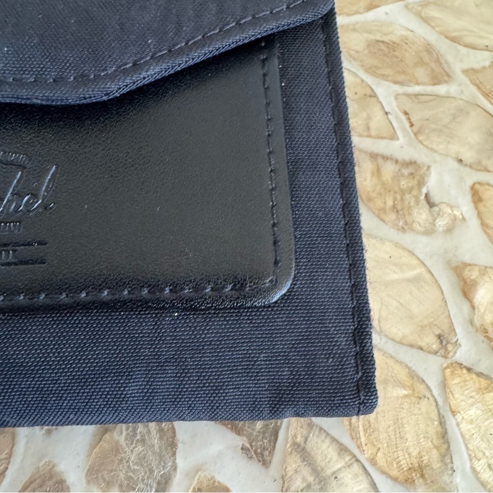 Herschel Black Trifold Wallet - Picture 4 of 7